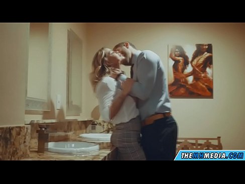 ❤️ Kun povekas blondi viettelee sinut julkisessa vessassa ❤️❌ Vittu video at porn fi.hentai-id-tv.ru